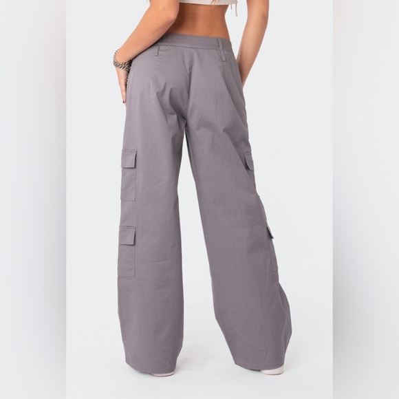 Edikted Women’s Zaria Baggy Cargo Pants in Grey Size XL - Picture 3 of 14